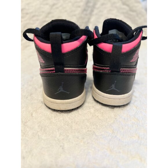 Nike Air Jordan 1 Retro High GS Black Hyper Pink Toddler Sneakers Size 6C - Picture 9 of 13